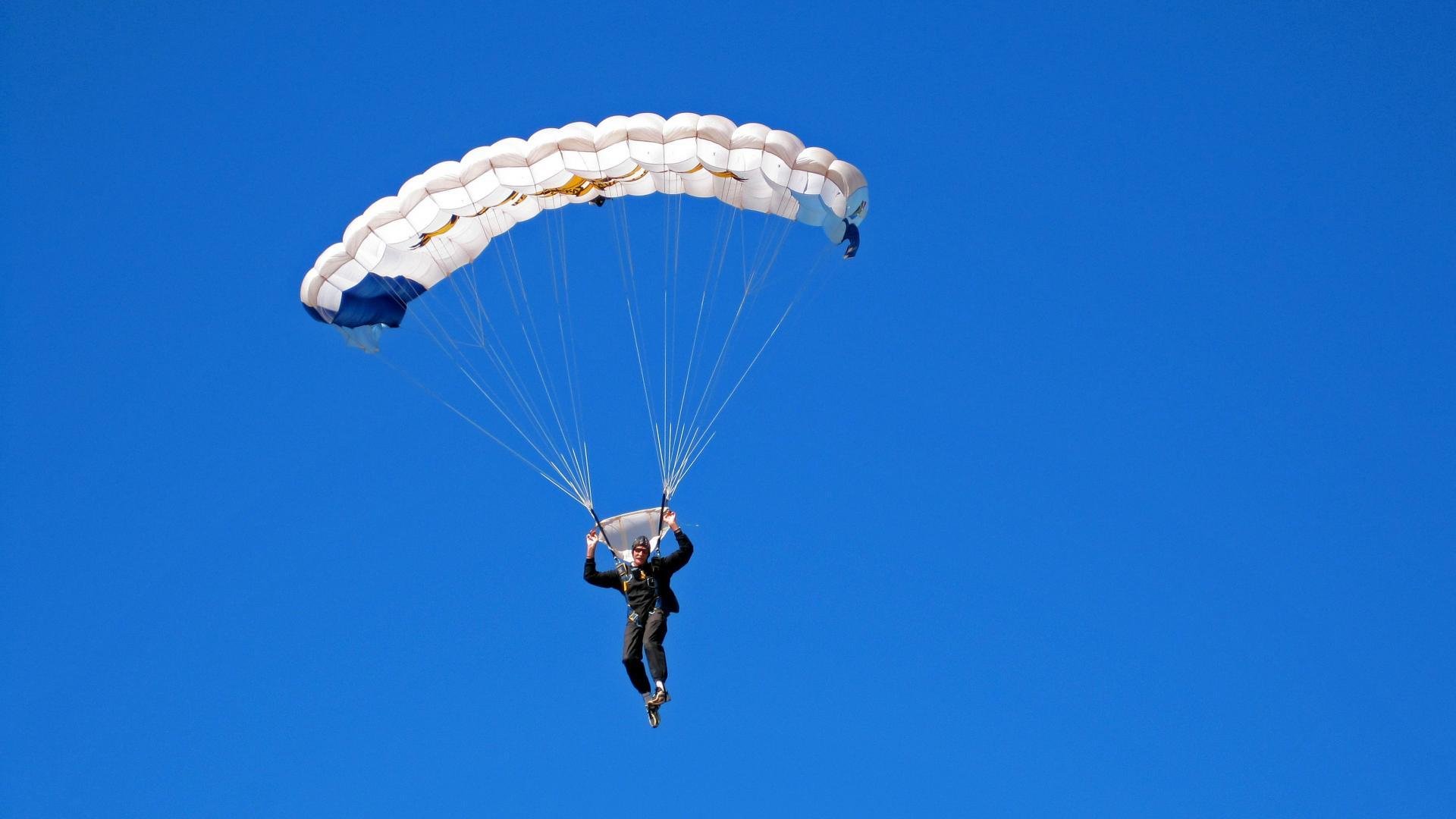 基层足球组织者缺乏专业赛事策划能力,业余足球队组织架构